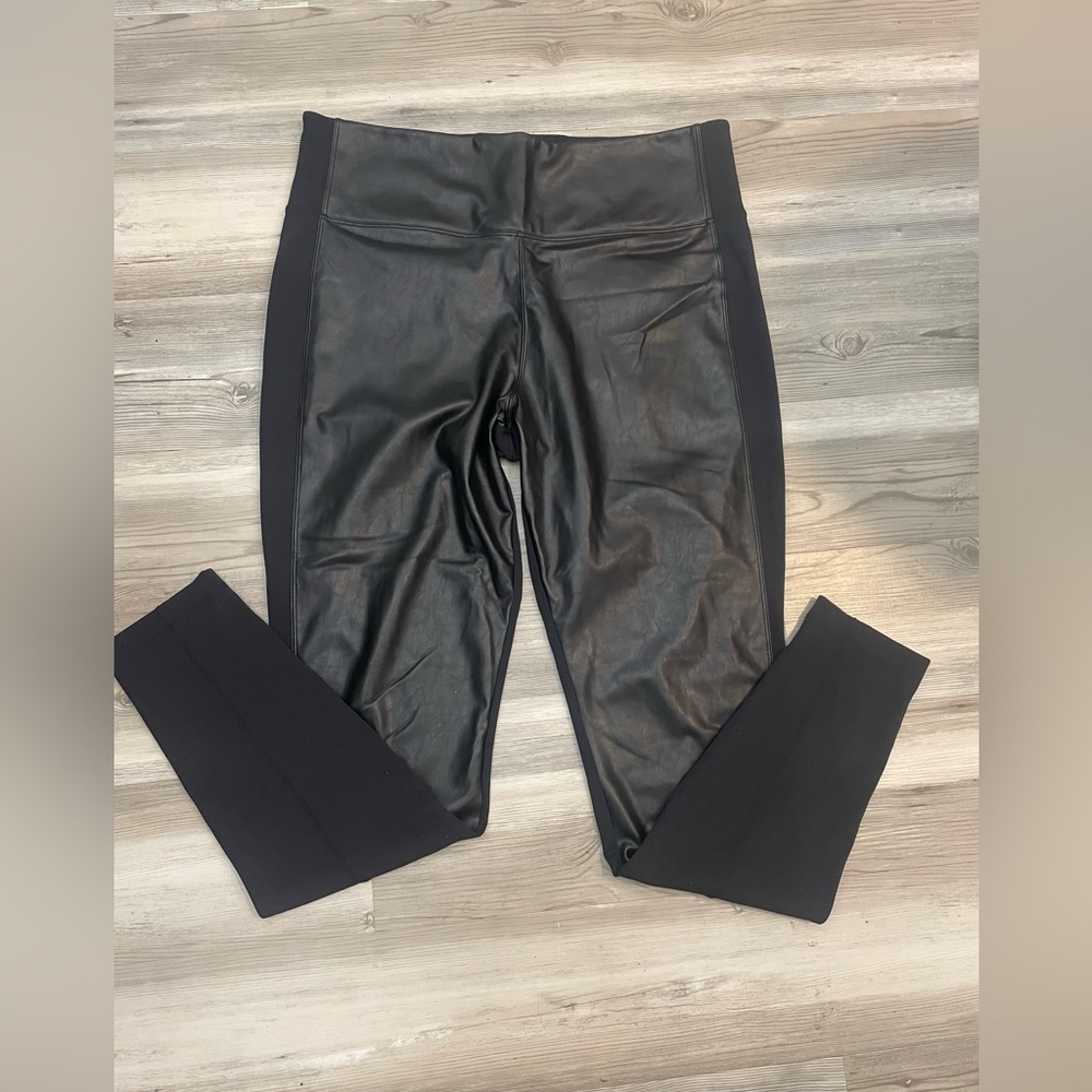 Athleta Delancey shine tight XLT, NWOT, waist is 17, inseam 30